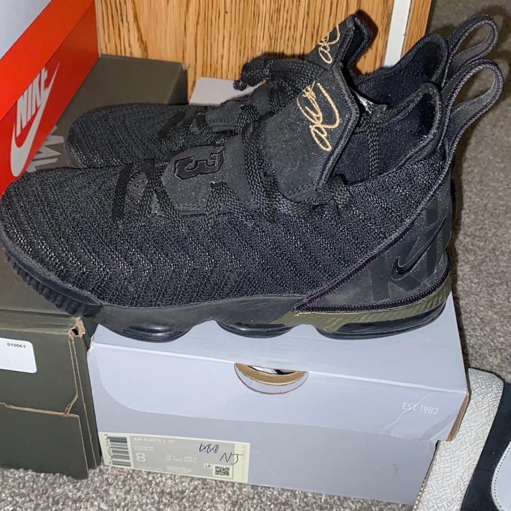 Lebron 16